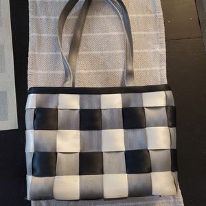 Harvey's Seatbelt Bag